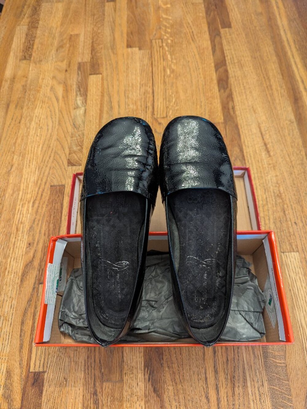 Aerosoles Black Patent Flats Women's Size 9.5 Wide